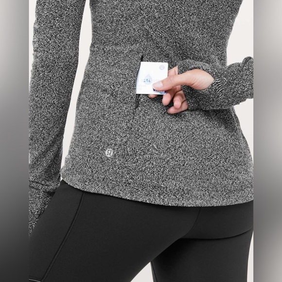 LULULEMON Women's Gray Long Sleeve Top 🩶🏃♀️ - Picture 4 of 15